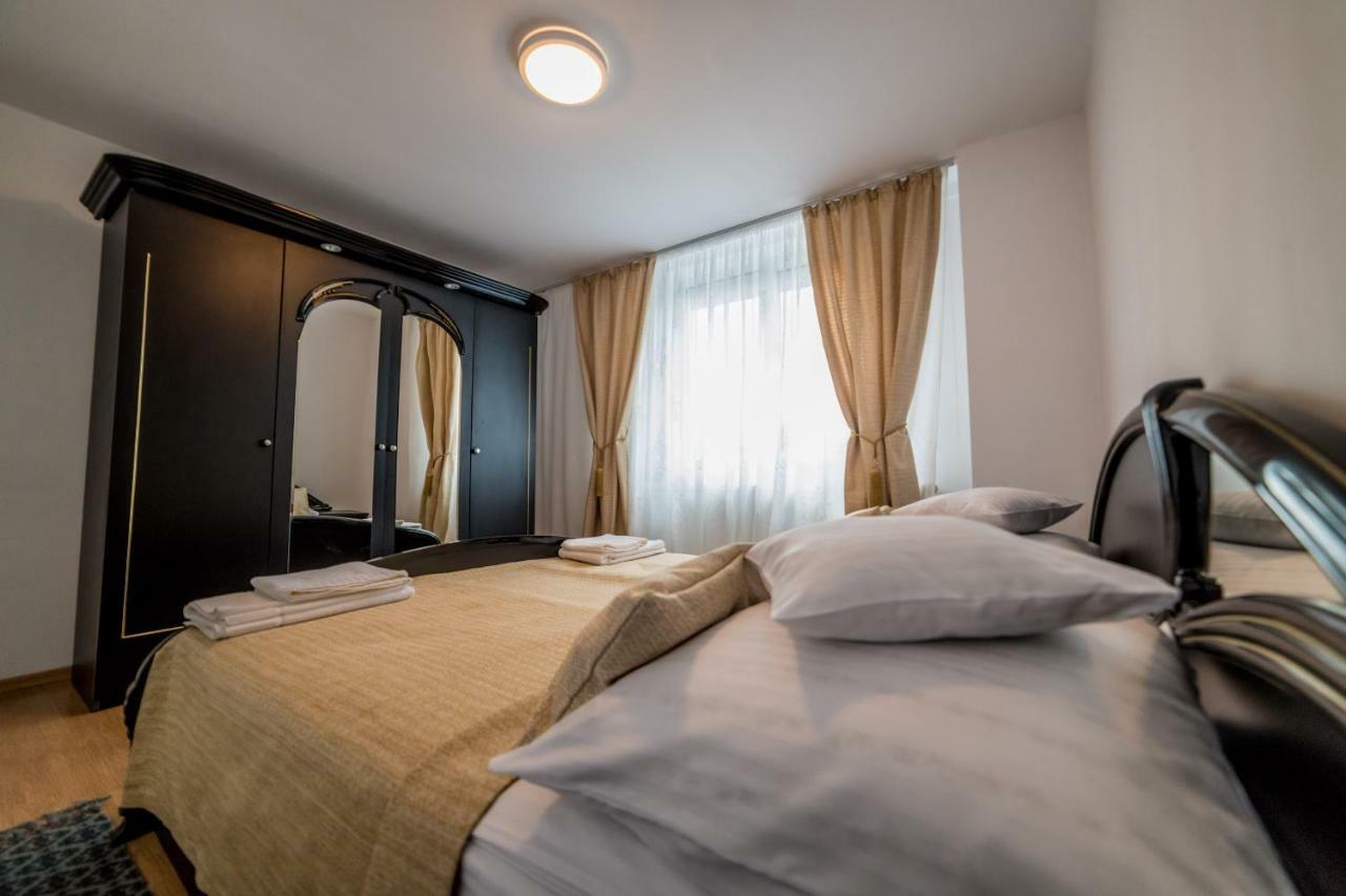 Apartament Sorina Maria Apartment Дева Екстериор снимка