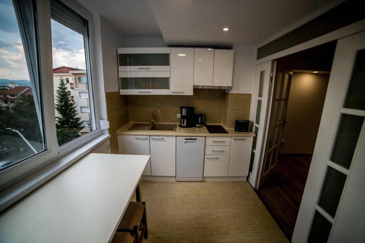 Apartament Sorina Maria Apartment Дева Екстериор снимка