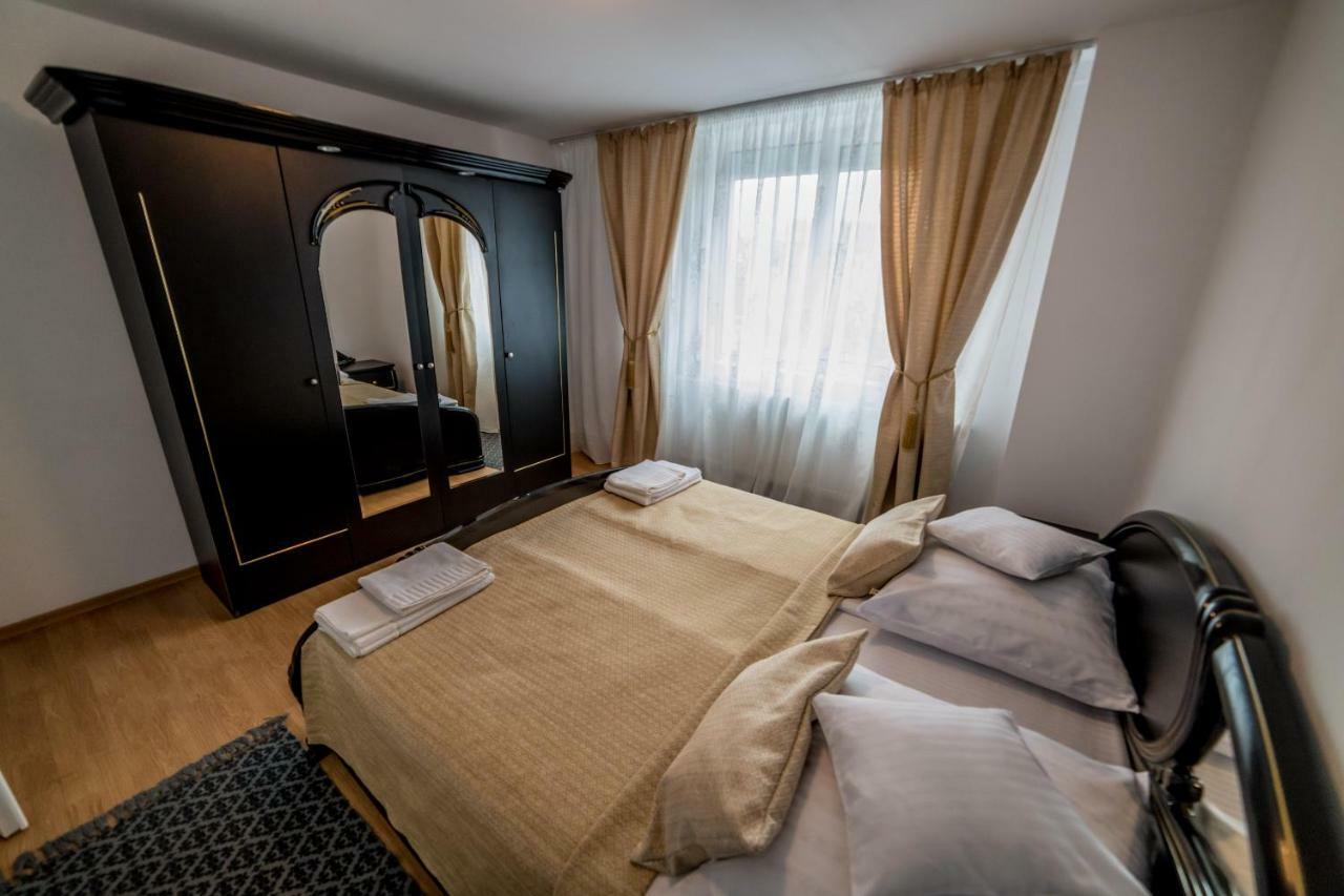 Apartament Sorina Maria Apartment Дева Екстериор снимка